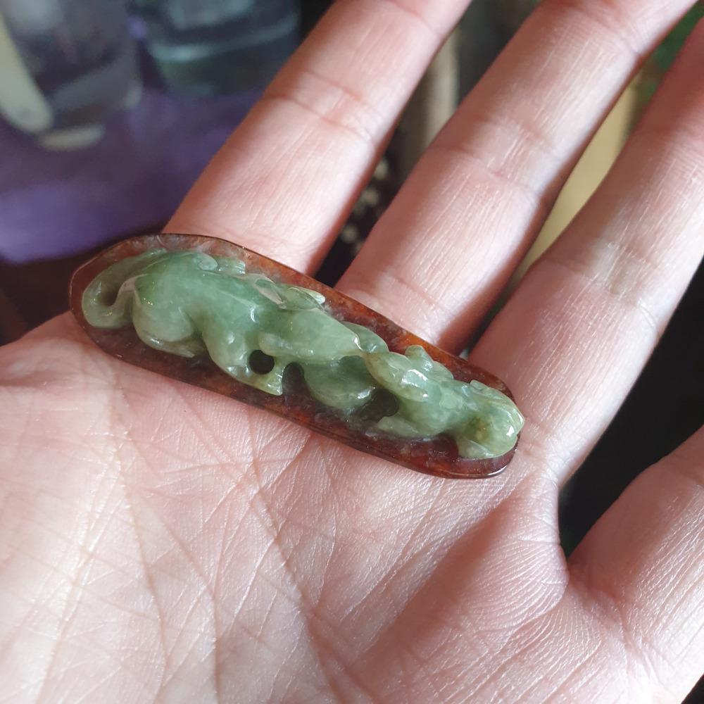 逸品軒~天然緬甸玉A貨-R1970-雙色錢鼠墜子/小擺件 長55.5mm寬18.1mm厚13.6mm 水頭好、質地細膩-細節圖7