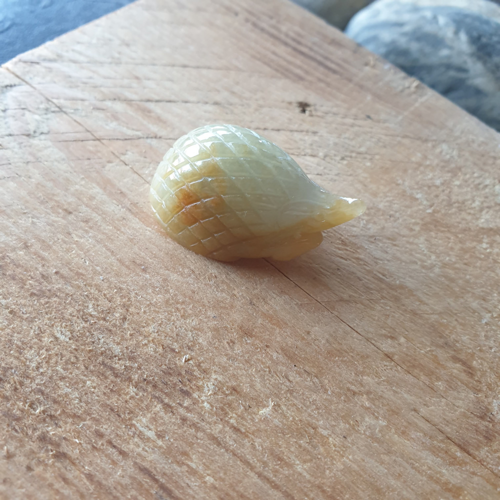 逸品軒~天然緬甸玉A貨-R1977-黃翡刺蝟墜子/小擺件 長35.2mm寬19.3mm厚16mm 水頭好，造型可愛。-細節圖8