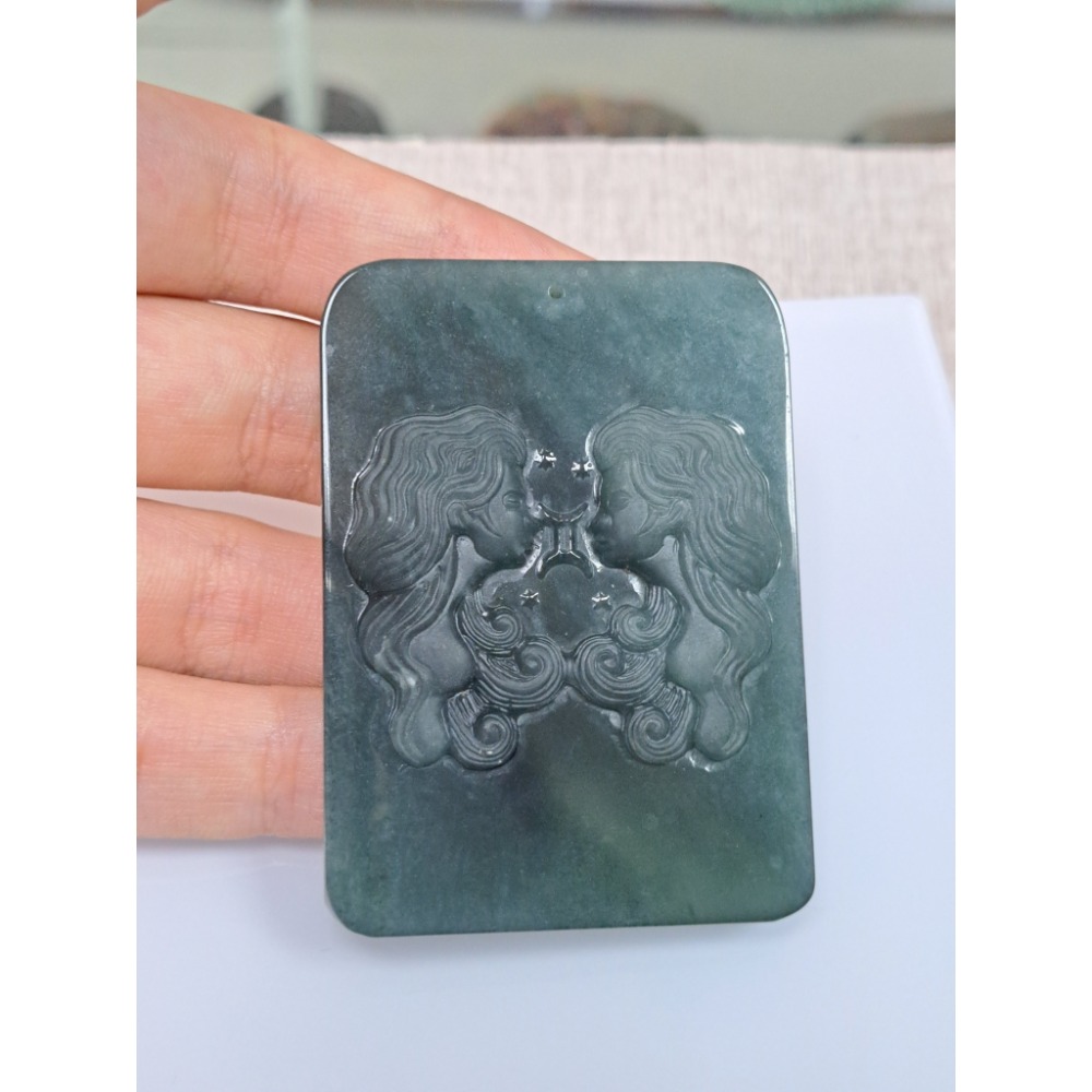 逸品軒~天然玉A貨-Z5939-瓜料星座牌雙子座墜子 長60mm寬43.3mm厚9.5mm 💰特價1800元 ⚠️購買-細節圖3