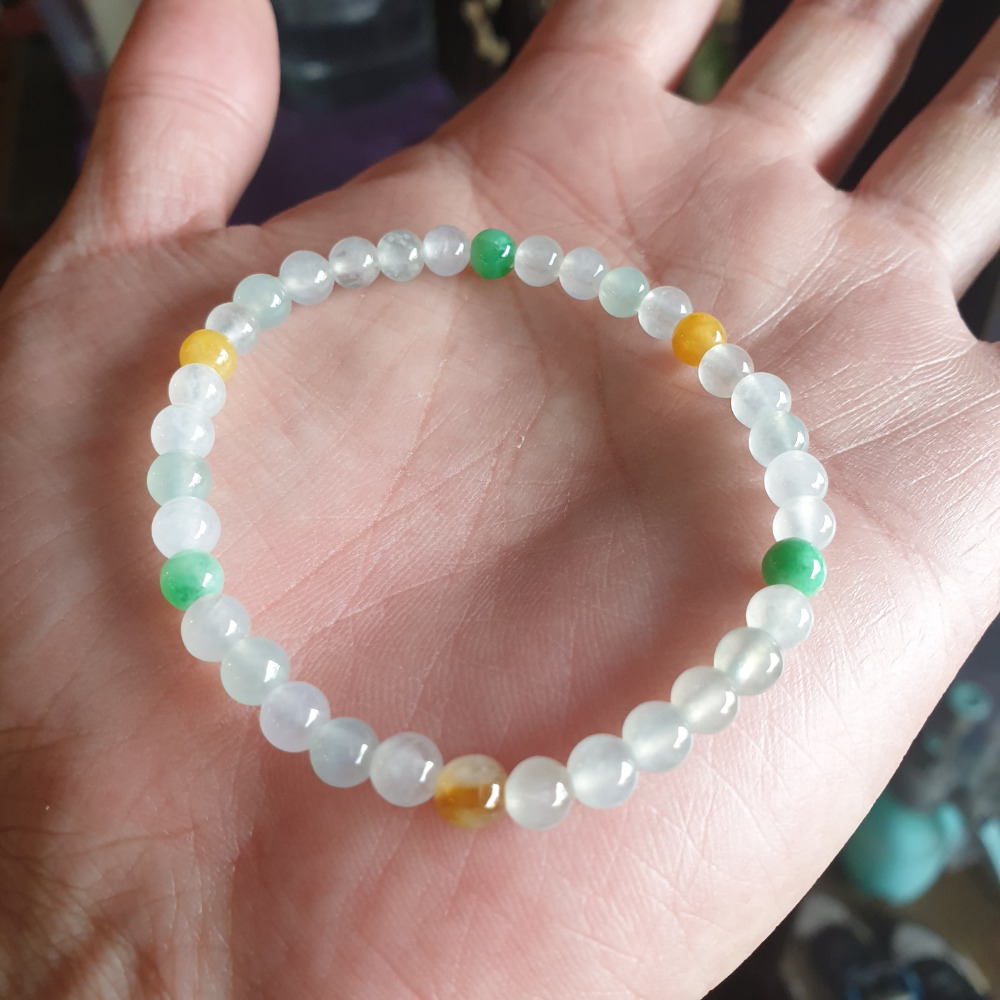逸品軒~天然緬甸玉A貨-R1979-冰糯手珠 珠寬5.3mm適合手腕16公分配戴。 種水好，玉質細膩。黃翡及綠色顏色鮮-細節圖4