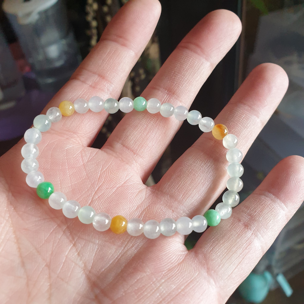 逸品軒~天然緬甸玉A貨-R1979-冰糯手珠 珠寬5.3mm適合手腕16公分配戴。 種水好，玉質細膩。黃翡及綠色顏色鮮-細節圖6