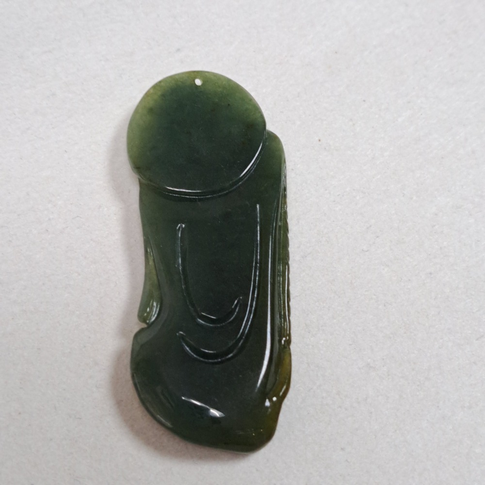 逸品軒～天然緬甸玉A貨-Z5950-油青達摩墜子 長58.2mm寬25.6mm厚7.5mm 💰特價1500元 🔸️濃-細節圖5
