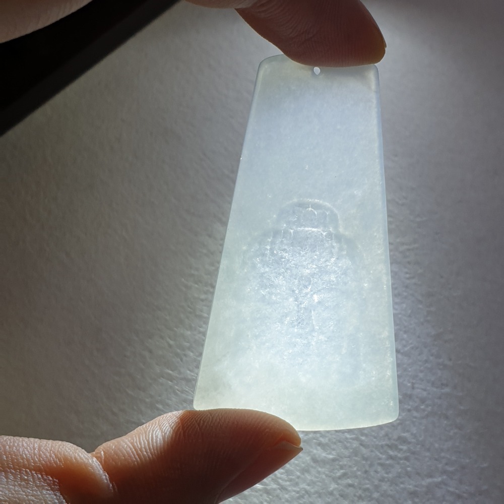 逸品軒～天然緬甸玉A貨-Z5962-佛祖蔭雕墜子 長42.3mm寬26.4mm厚2.4mm 💰特價250元 🎗白翡底-細節圖5