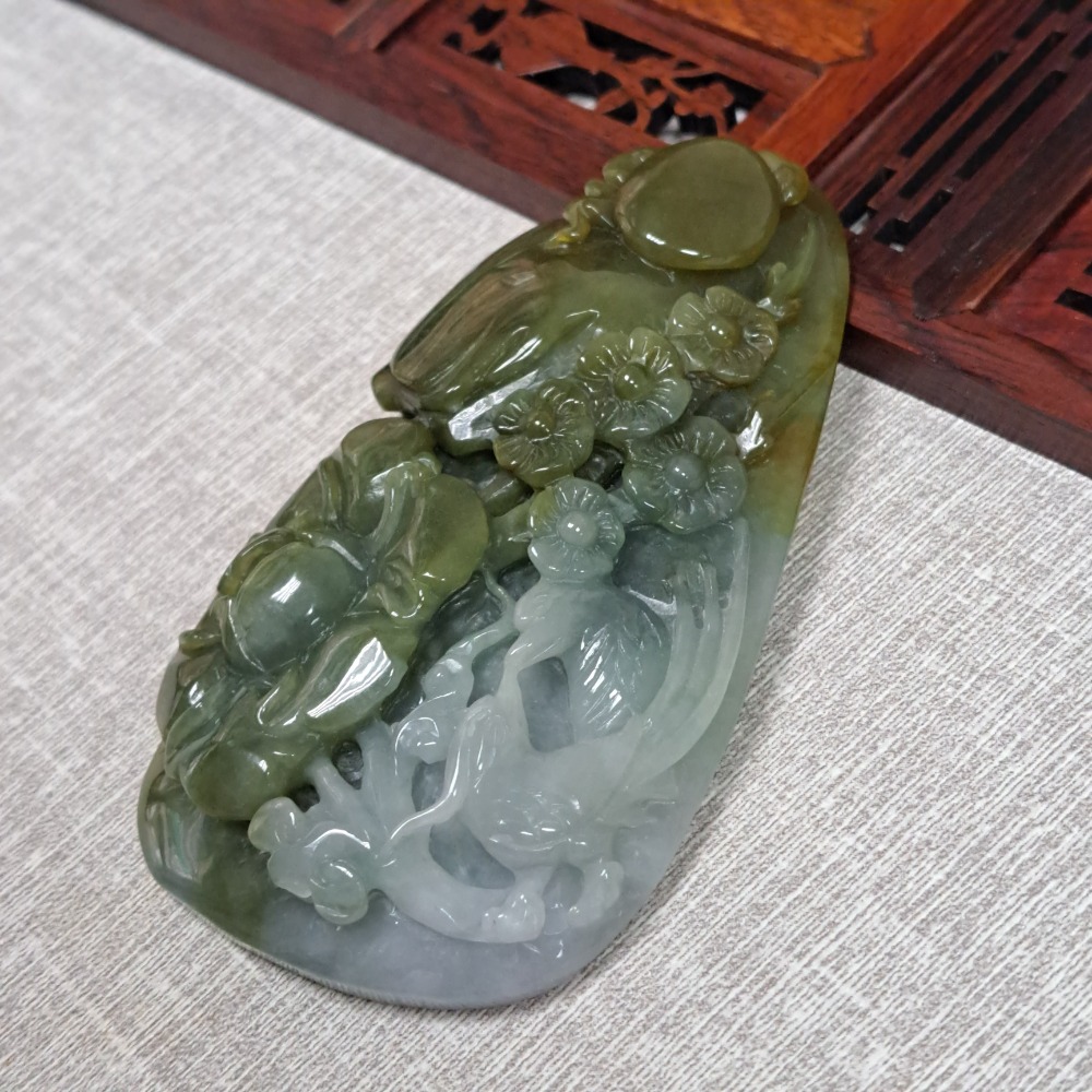 逸品軒～天然緬甸玉A貨-Z5669-秋香色喜上眉梢墜子 長92.1mm寬53.1mm厚13.9mm 💰特價1680元-細節圖3