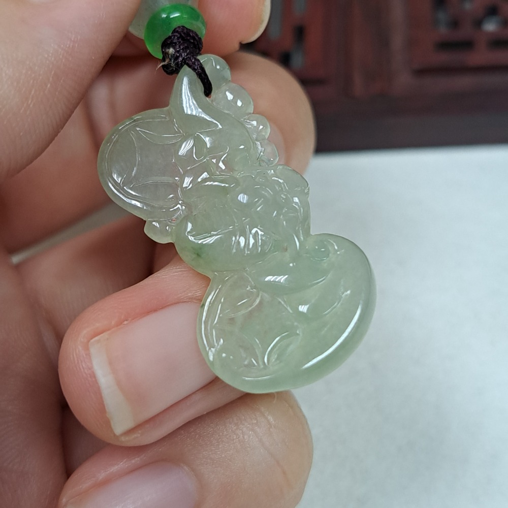 逸品軒~天然緬甸玉A貨-Z5990-冰細糯福在眼前墜子 長28.2mm寬16mm厚3.9mm 💰特價888元 🦇玉質-細節圖3