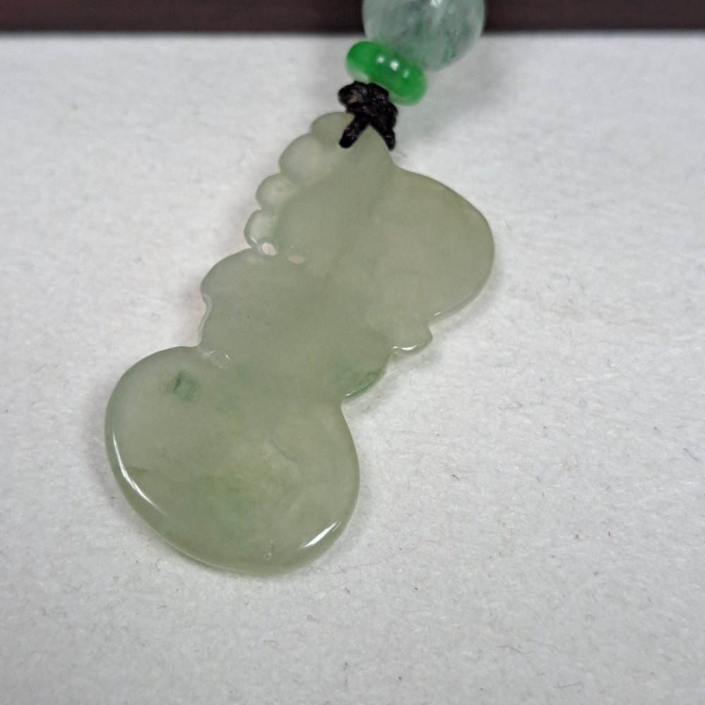 逸品軒~天然緬甸玉A貨-Z5990-冰細糯福在眼前墜子 長28.2mm寬16mm厚3.9mm 💰特價888元 🦇玉質-細節圖4