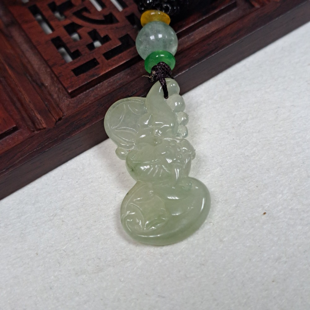 逸品軒~天然緬甸玉A貨-Z5990-冰細糯福在眼前墜子 長28.2mm寬16mm厚3.9mm 💰特價888元 🦇玉質-細節圖5