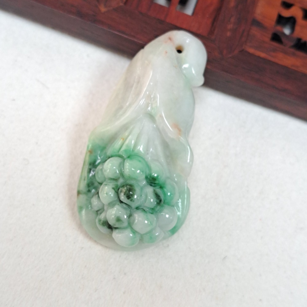 逸品軒～天然緬甸玉A貨-Z6030-花青花墜子 長42.6mm寬21.4mm厚12.7mm 💰特價666元 🌺帶灑金-細節圖2