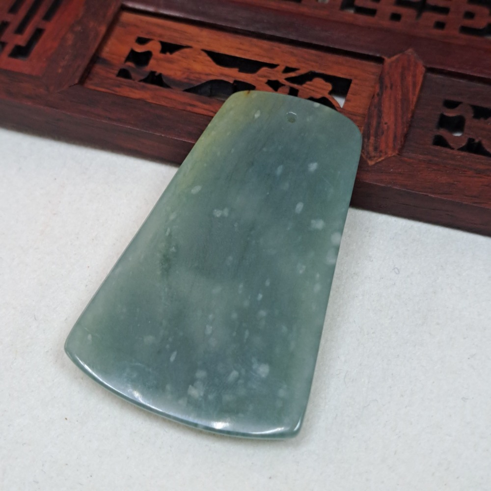 逸品軒～天然玉A貨-Z6032-瓜料冰糯龍牌墜子 長55.4mm寬35.3mm厚6.2mm 💰特價1500元 🐲翡翠-細節圖5