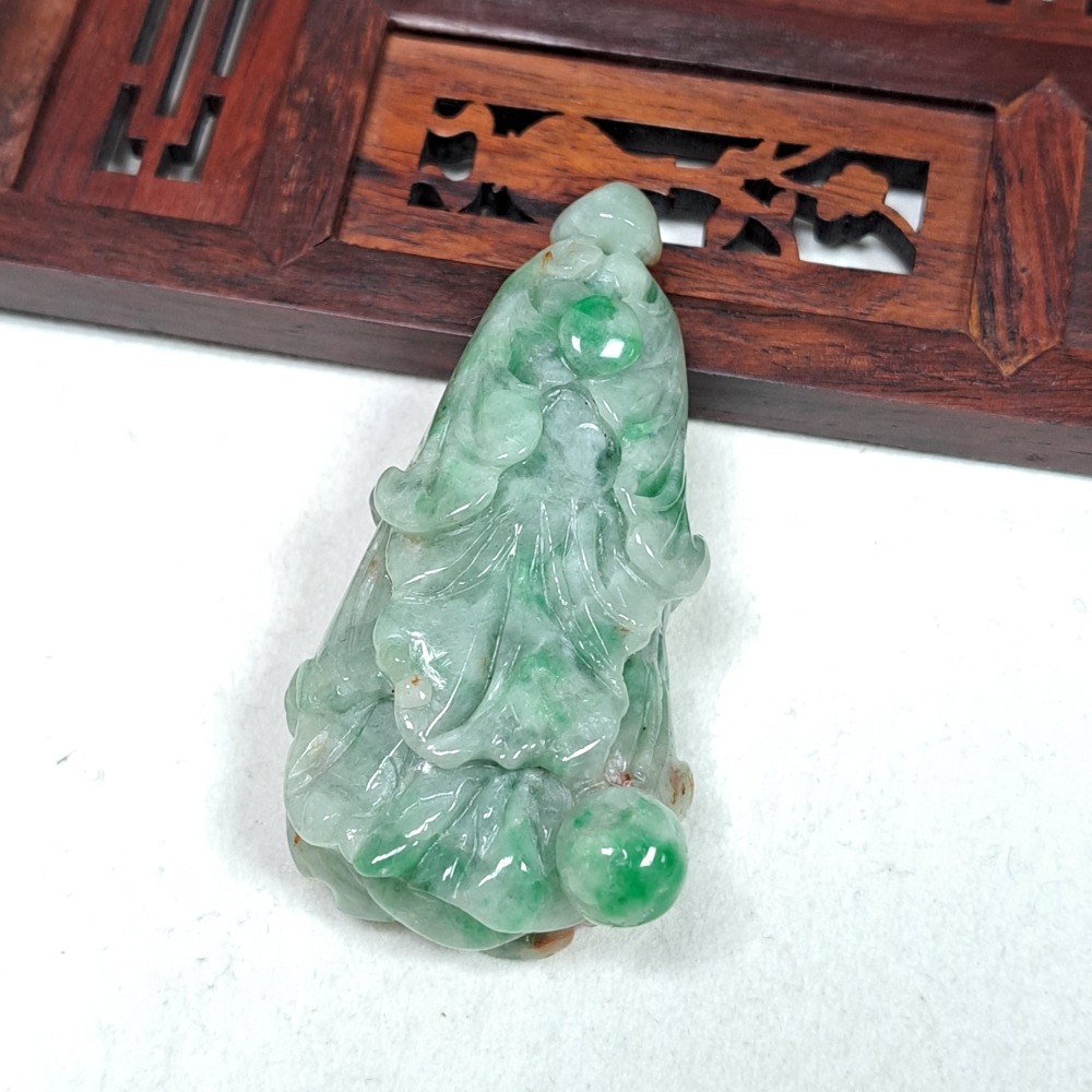 逸品軒~天然緬甸玉A貨-Z6034-飄花帶灑金白菜墜子- 長約56.9mm 寬約28.8mm 厚約14.9mm ♥️特價-細節圖3