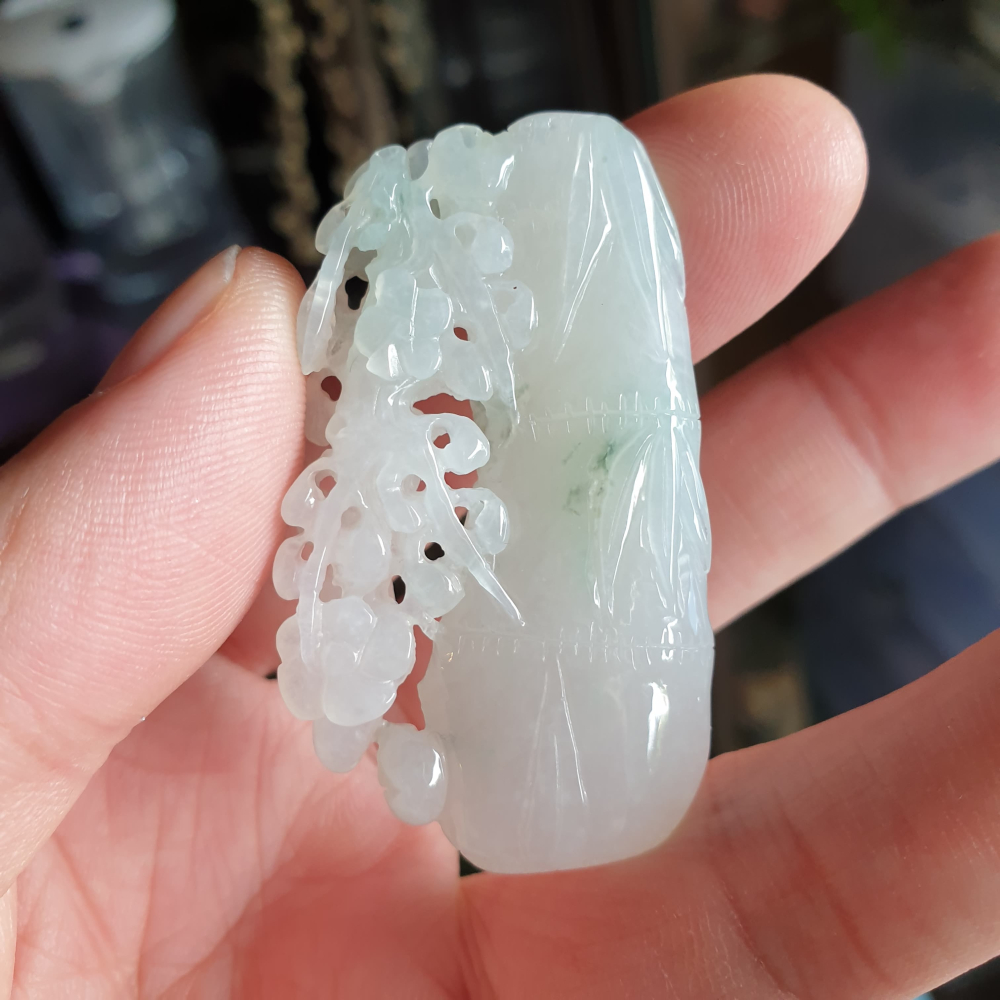 逸品軒~天然緬甸玉A貨-R1986-冰細糯飄花竹節墜子 長50.3mm寬29.7mm厚7.5mm 種水好，玉質細膩。-細節圖6