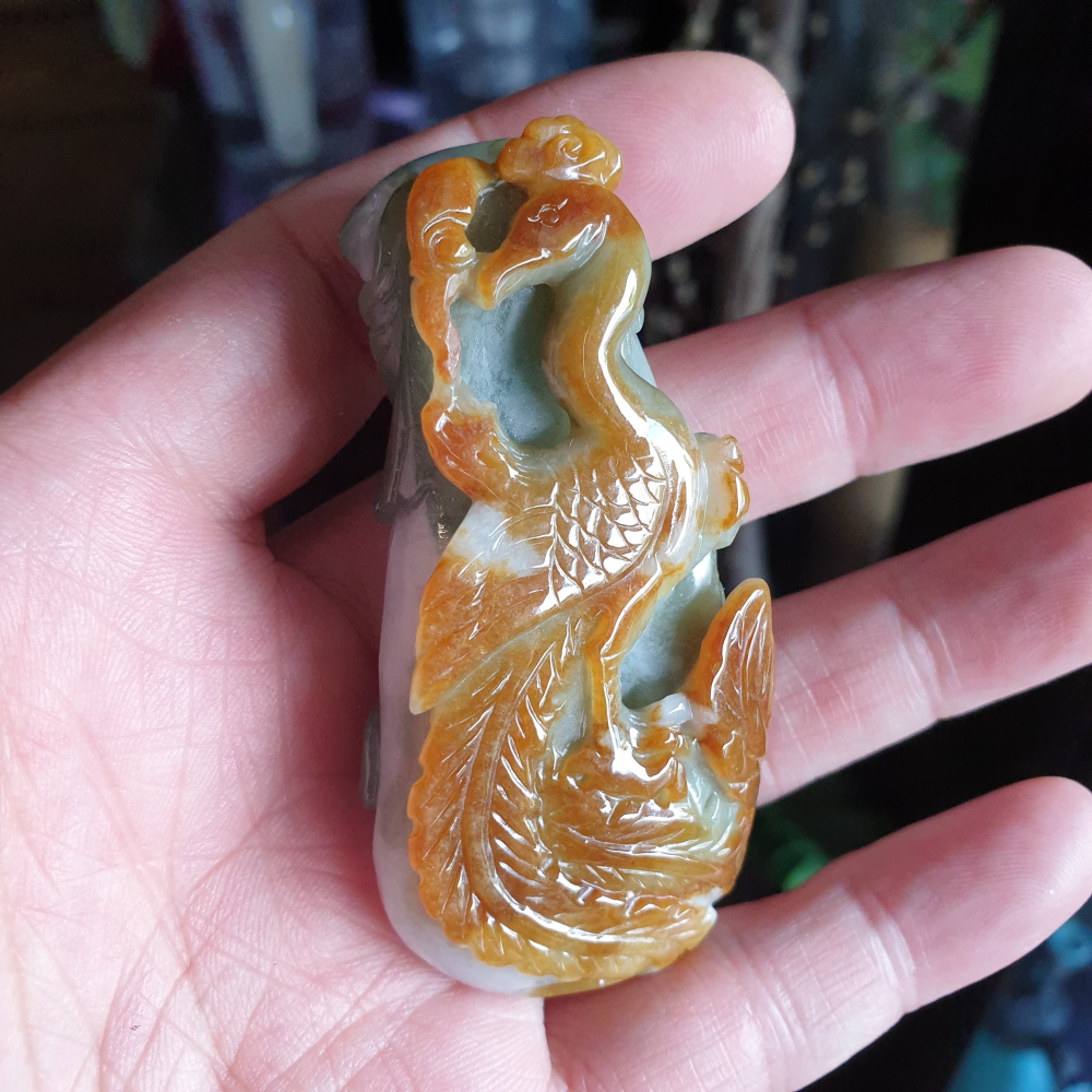 逸品軒~天然緬甸玉A貨-R1994-蜜糖黃翡帶飄花鳳凰墜子 長73.3mm寬36.5mm厚17.3mm 玉質細膩-細節圖2