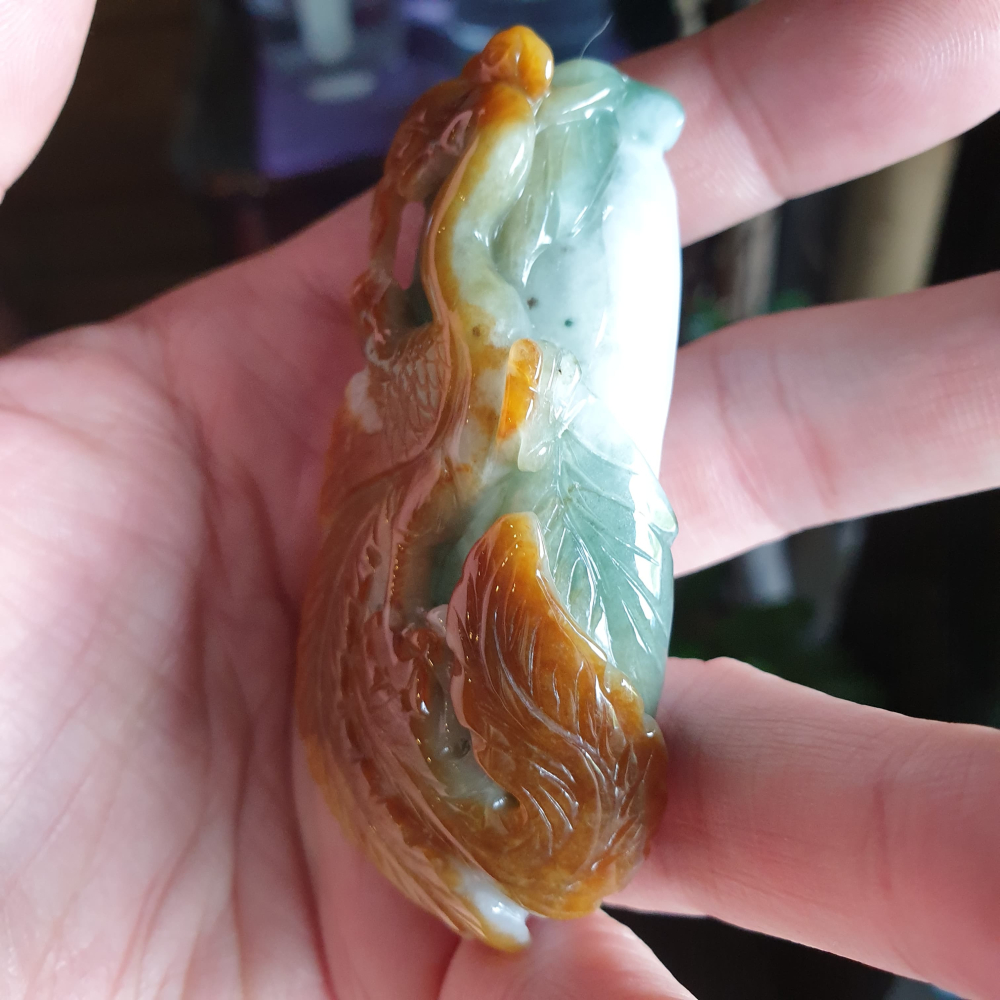 逸品軒~天然緬甸玉A貨-R1994-蜜糖黃翡帶飄花鳳凰墜子 長73.3mm寬36.5mm厚17.3mm 玉質細膩-細節圖4