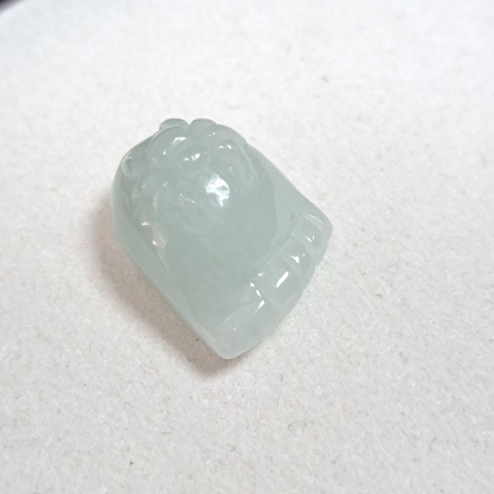逸品軒～天然緬甸玉A貨-Z6110-冰糯知足常樂墜子 長17.5mm寬13.4mm厚10.8mm 💰特價888元  蜘-細節圖2