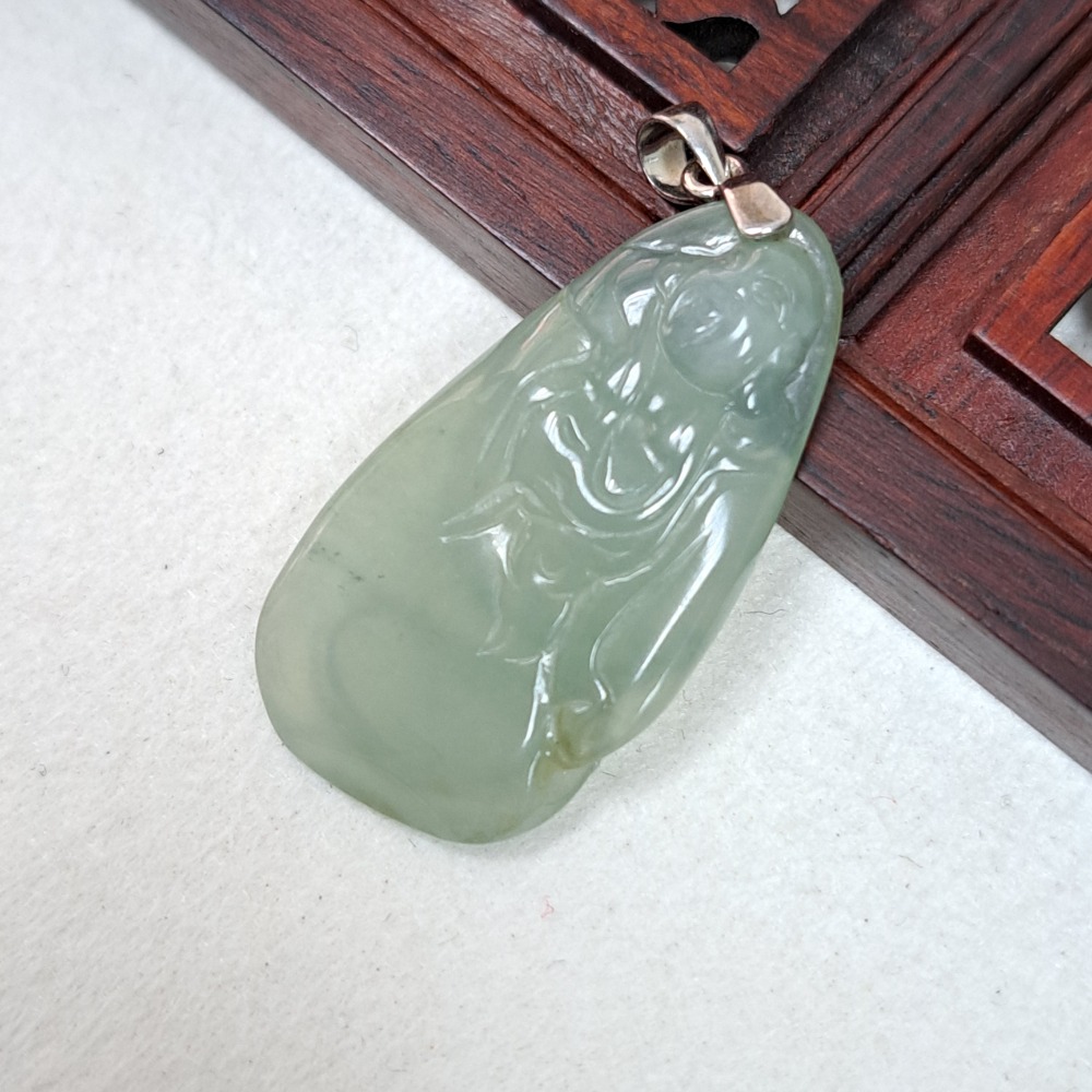 逸品軒～天然緬甸玉A貨-Z6114-冰種湖水綠佛公墜子 長28.6mm寬16.1mm厚3.7mm 💰特價1180元 -細節圖5