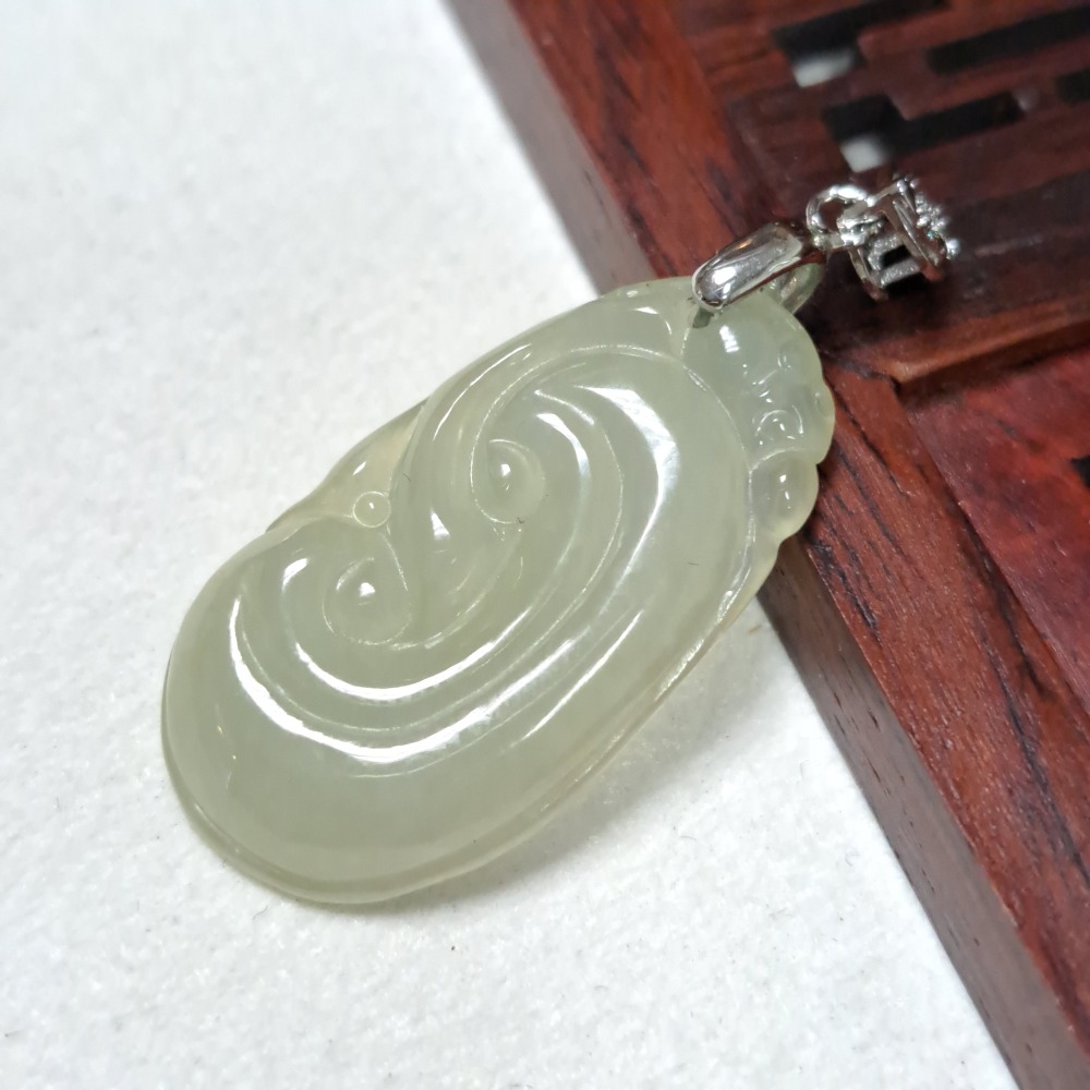 逸品軒～天然緬甸玉A貨-Z6129-冰糯如意墜子 長29.2mm寬16mm厚4.2mm 💰特價999元 🌿人們將其比-細節圖3