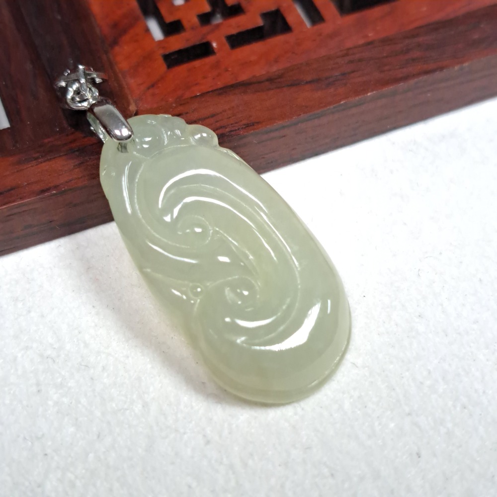 逸品軒～天然緬甸玉A貨-Z6129-冰糯如意墜子 長29.2mm寬16mm厚4.2mm 💰特價999元 🌿人們將其比-細節圖5