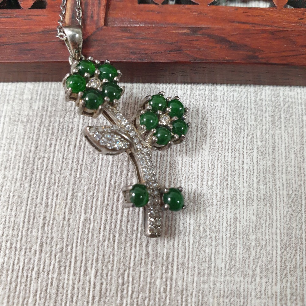 逸品軒～天然緬甸玉A貨-Z6150-925銀綠蛋花墜子 墜子長27.6mm寬16.1mm厚4.5mm 💰特價2880元-細節圖4