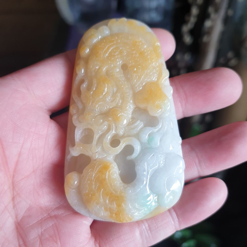 天然緬甸玉A貨-R2011-黃翡龍牌墜子 長79.3mm寬45.3mm厚11.1mm 亮黃色顏色鮮豔，呈現明快的黃色。造-細節圖5