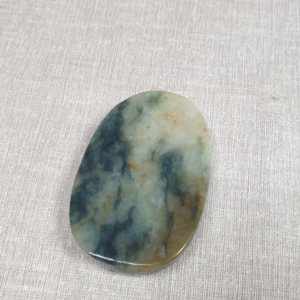 天然緬甸玉A貨-Z6167-三彩山水墜子 ♥️顏色特別 長74.1mm 寬49.5mm 厚15.2mm 💰特價3000-細節圖4