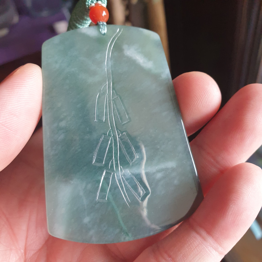 逸品軒~天然翡翠玉A貨-R2054-瓜料冰糯錢鼠墜子/小擺件 長65.5mm寬42.6mm厚5.7mm 雕刻精細，錢鼠叼-細節圖6