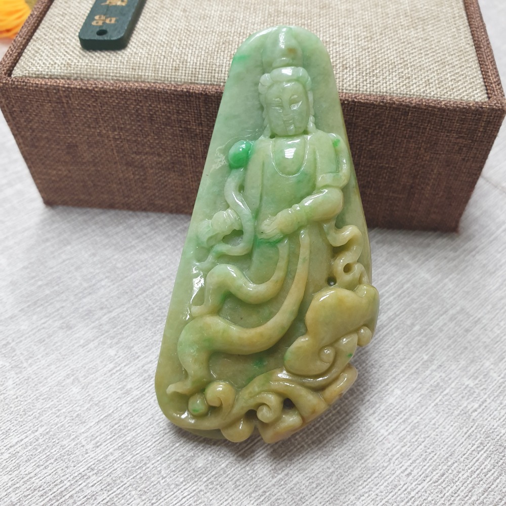 逸品軒~天然緬甸玉A貨-Z6179-黃加綠觀音墜子 長74.8mm寬37.8mm厚14.1mm 💰特價1980元 •-細節圖5