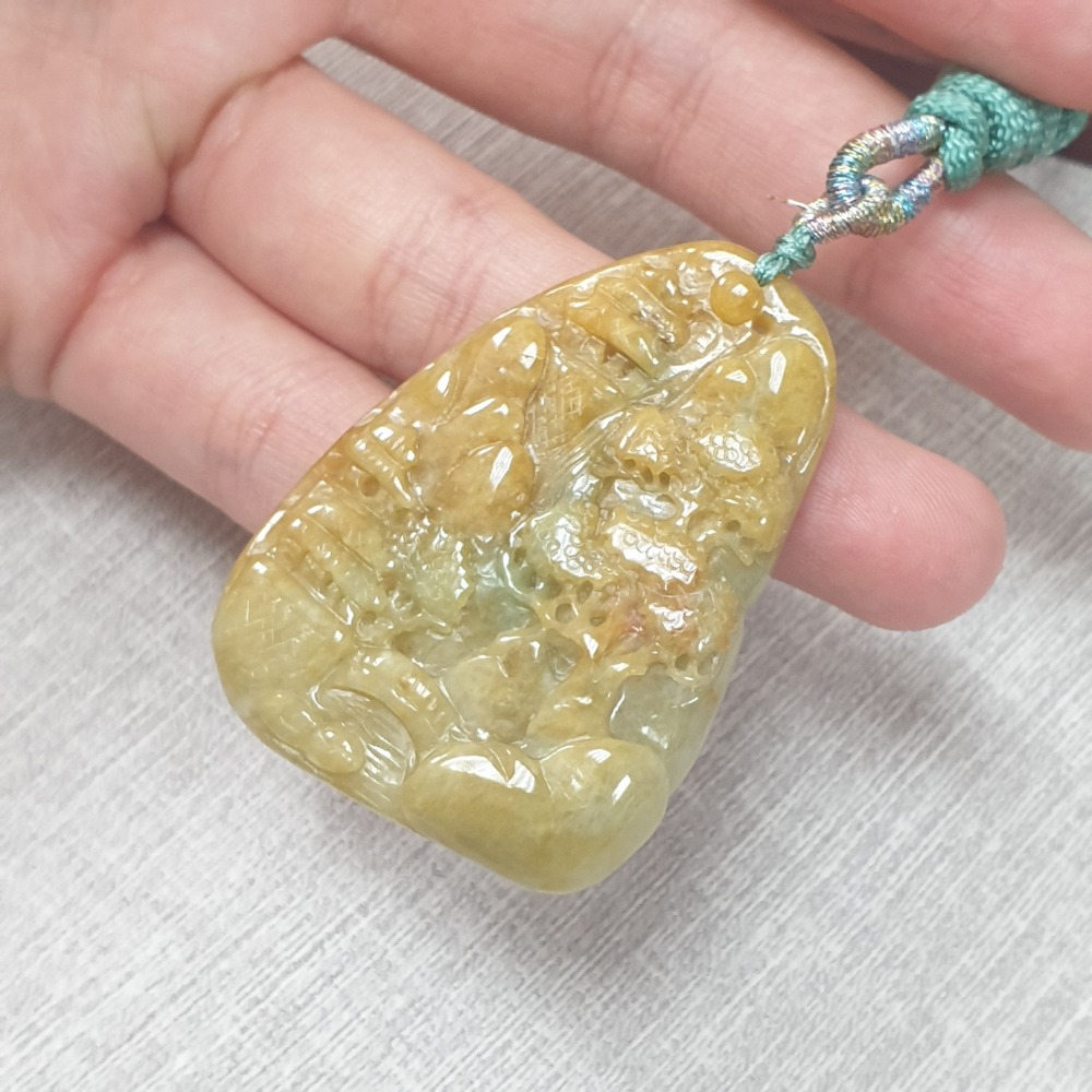 逸品軒～天然緬甸玉A貨-Z6190-黃翡山水墜子  長46mm寬34.4mm厚10mm  💰特價1500元  🔆顏色-細節圖2