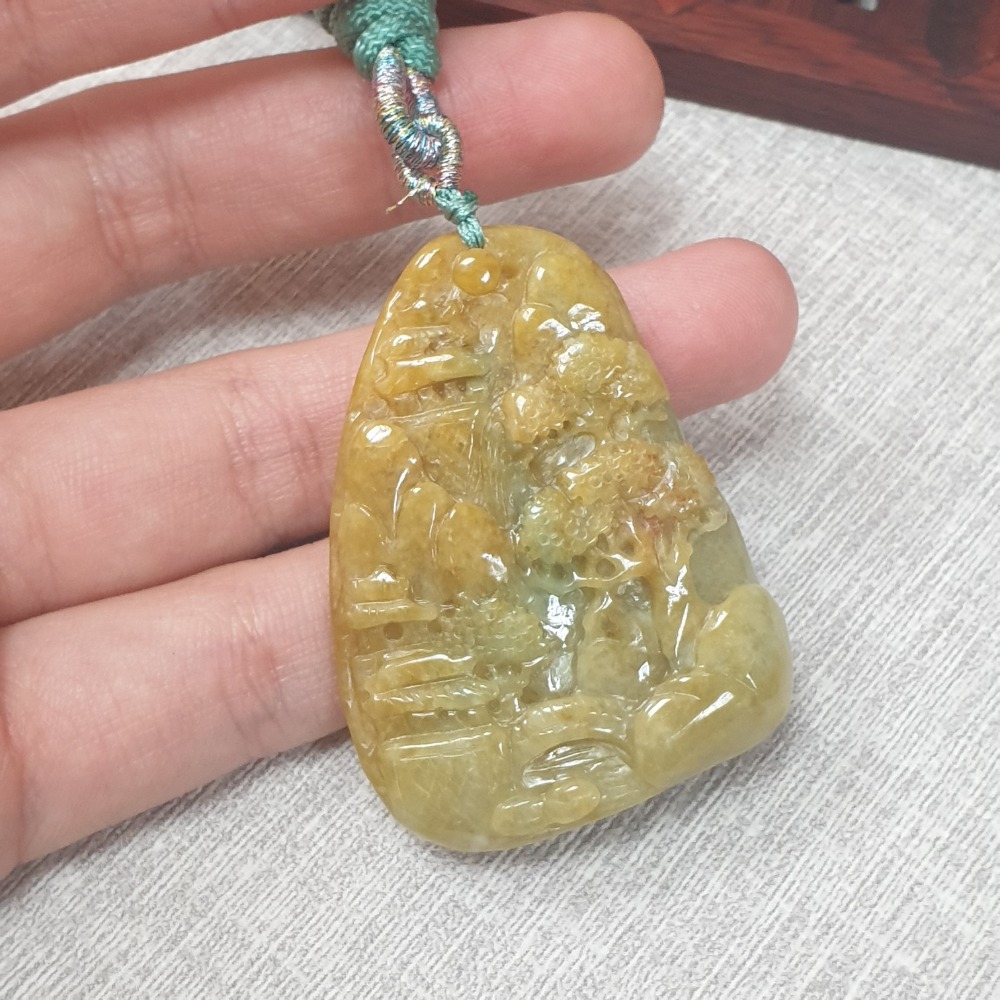 逸品軒～天然緬甸玉A貨-Z6190-黃翡山水墜子  長46mm寬34.4mm厚10mm  💰特價1500元  🔆顏色-細節圖3
