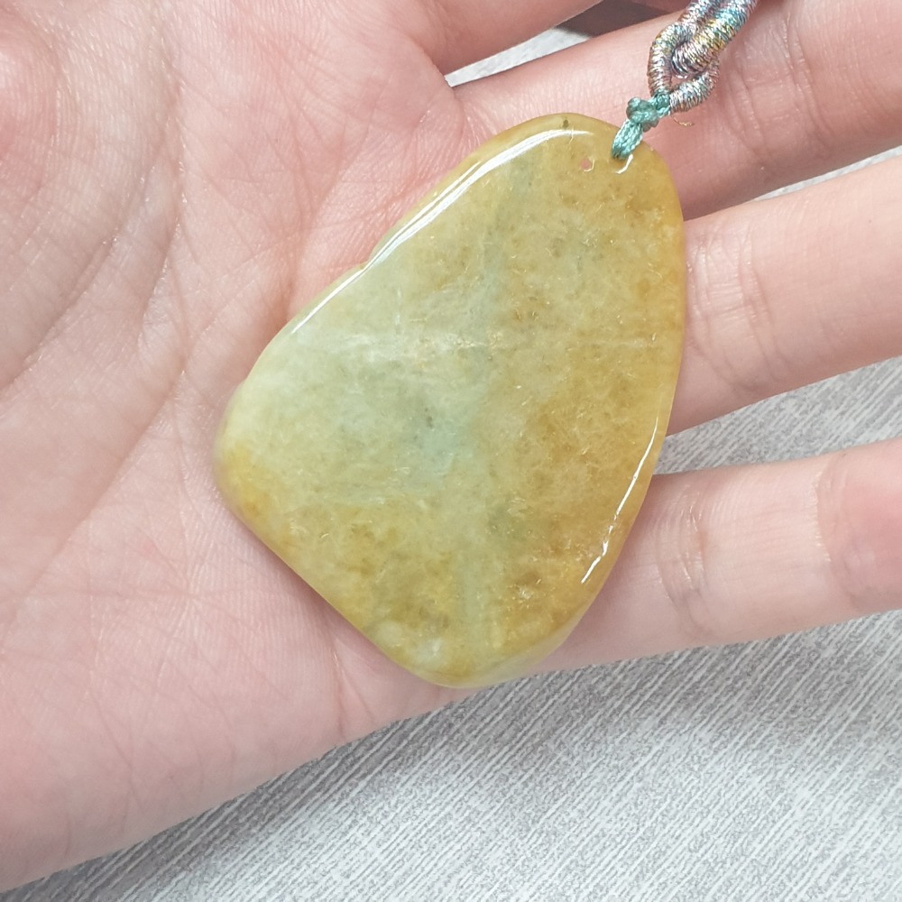 逸品軒～天然緬甸玉A貨-Z6190-黃翡山水墜子  長46mm寬34.4mm厚10mm  💰特價1500元  🔆顏色-細節圖5