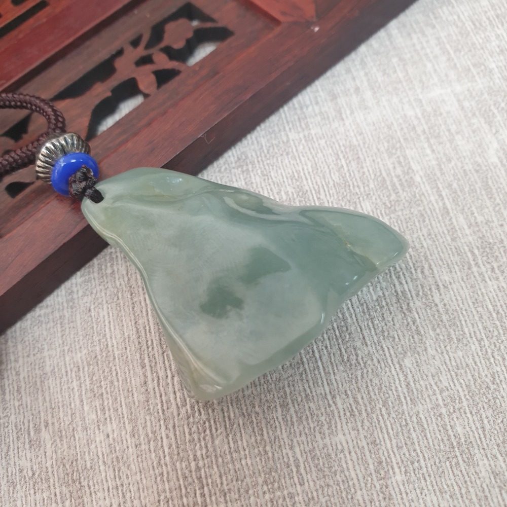 逸品軒～天然緬甸玉A貨-Z6208-隨形墜子 長29.7mm寬30.7mm厚12.7mm 💰特價888元-細節圖3