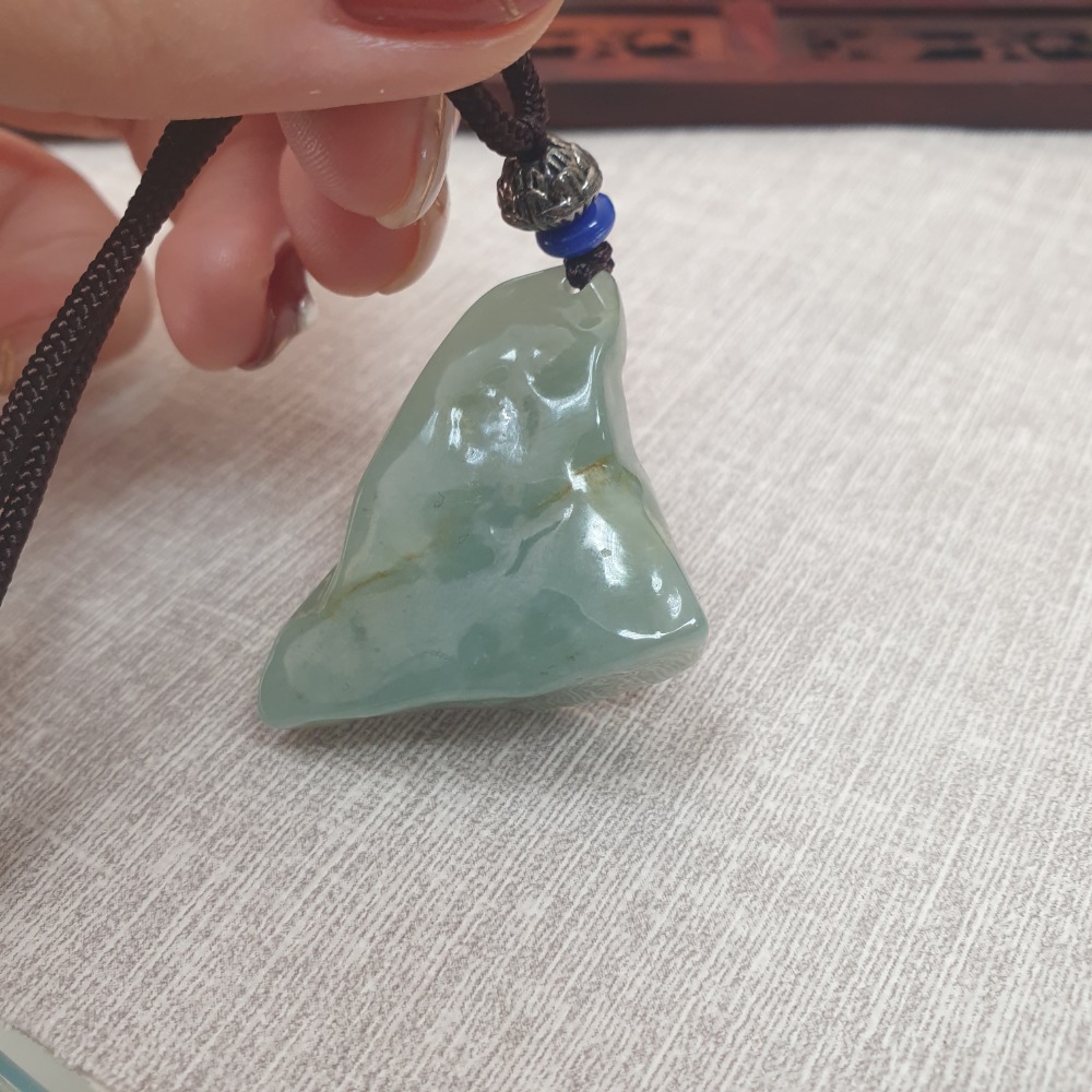 逸品軒～天然緬甸玉A貨-Z6208-隨形墜子 長29.7mm寬30.7mm厚12.7mm 💰特價888元-細節圖5