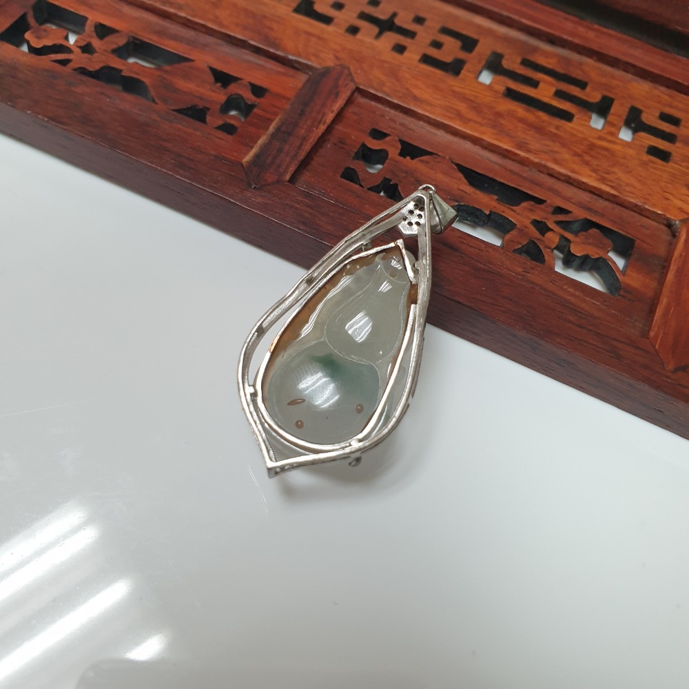 逸品軒～天然緬甸玉A貨-Z6216-冰糯飄花葫蘆墜子  長28.5mm寬16.5mm厚7.4mm  💰特價600元-細節圖5
