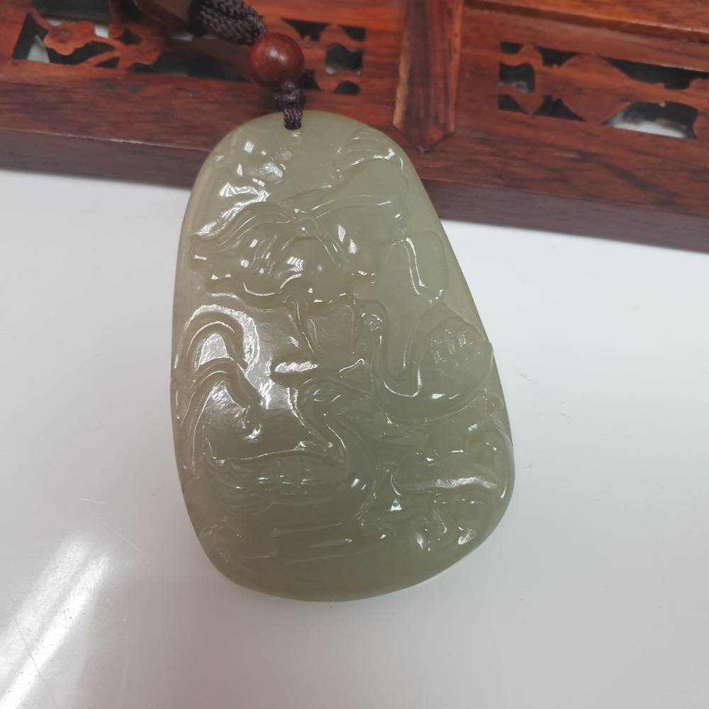 逸品軒～天然緬甸玉A貨-Z6224-細糯鴛鴦墜子-  長約49.6mm  寬約31.8mm  厚約6.2mm  ♥️特價-細節圖2