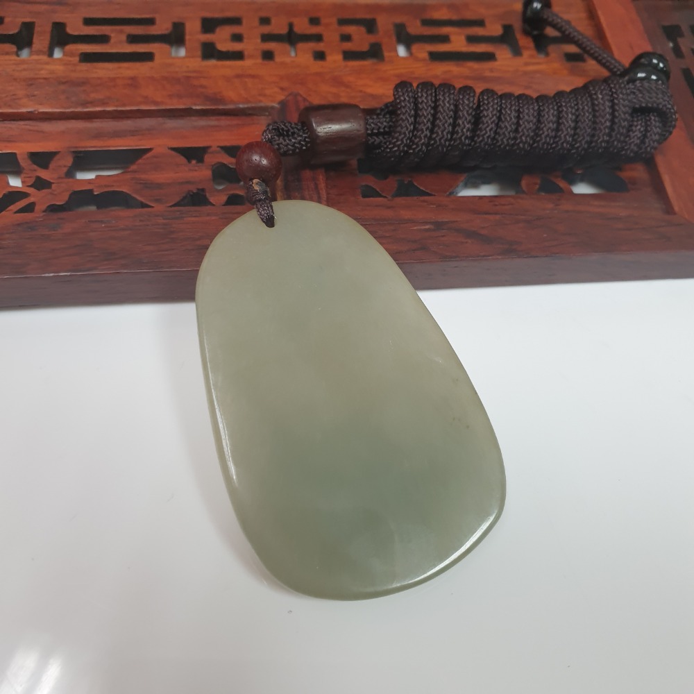 逸品軒～天然緬甸玉A貨-Z6224-細糯鴛鴦墜子-  長約49.6mm  寬約31.8mm  厚約6.2mm  ♥️特價-細節圖4