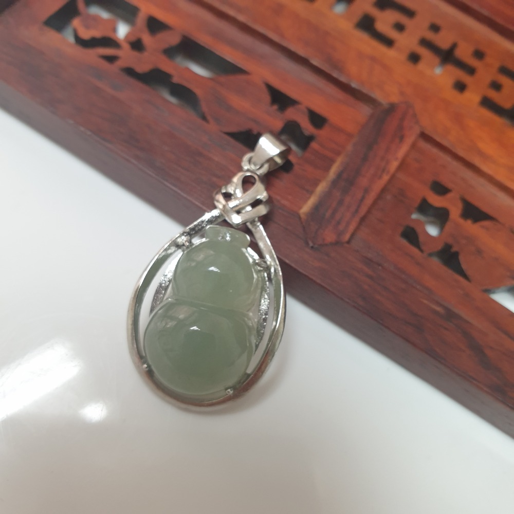 逸品軒～天然緬甸玉A貨-Z6225-葫蘆墜子  長18.7mm寬12.2mm厚7.2mm  💰特價500元-細節圖2