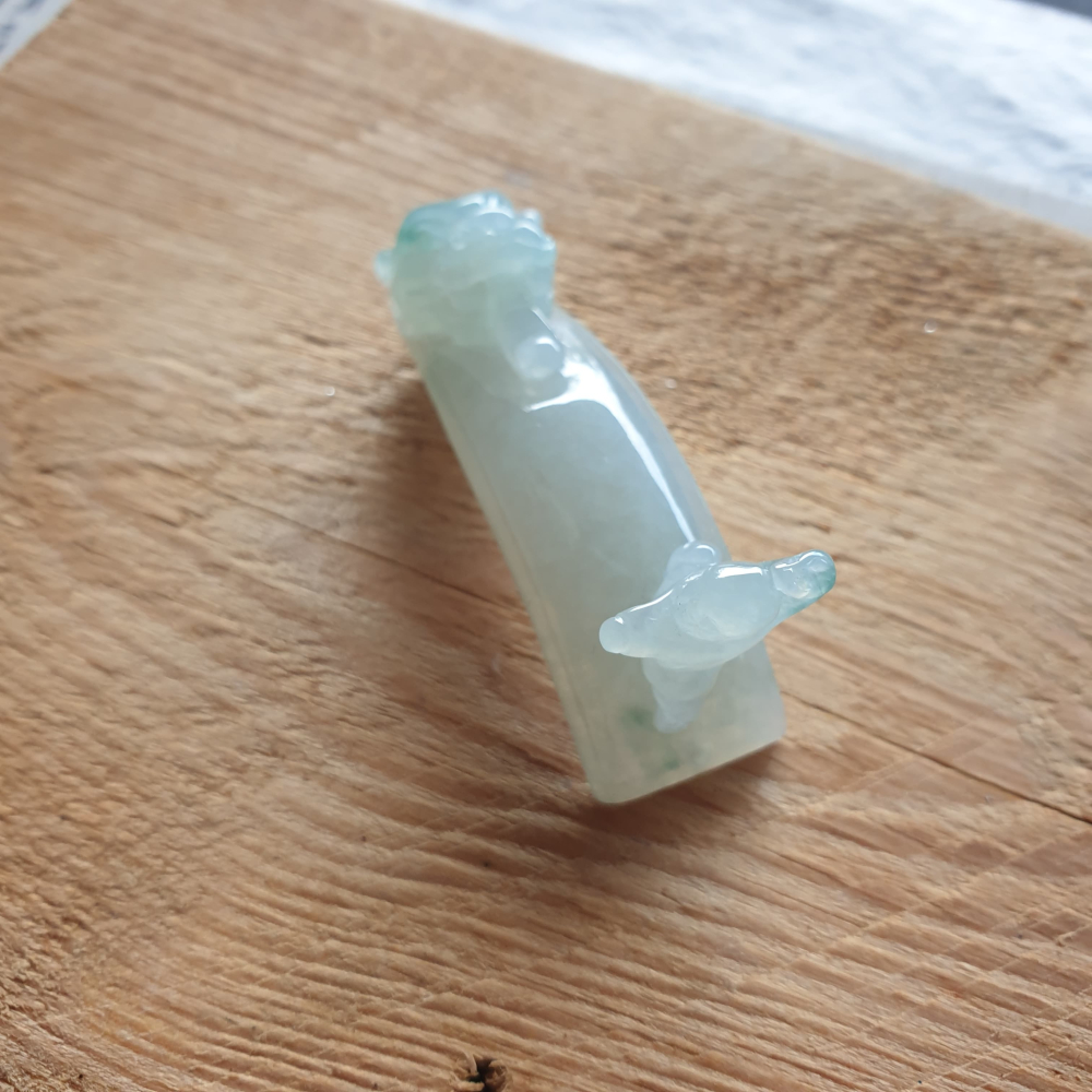 逸品軒~天然緬甸玉A貨-R2060-冰飄花望子成龍小擺件/手排 長50.7mm寬16.4mm厚20mm 種水佳，小巧可愛-細節圖3