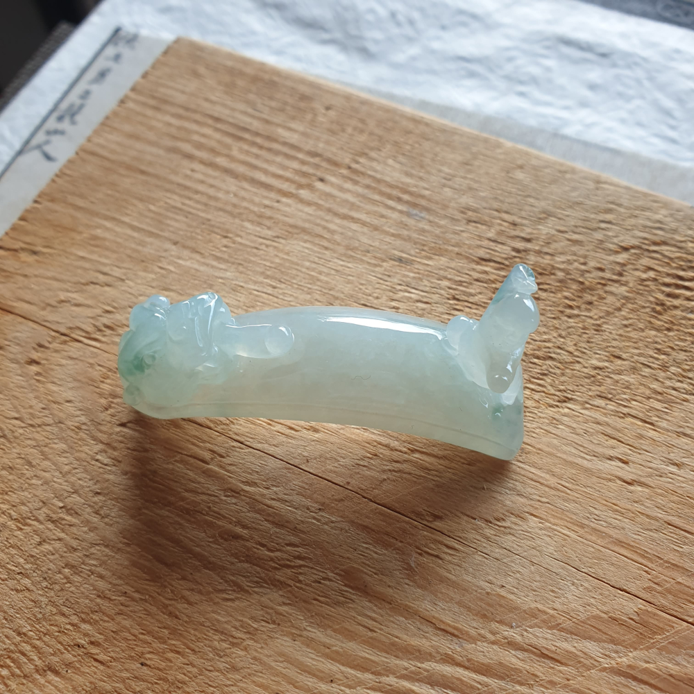逸品軒~天然緬甸玉A貨-R2060-冰飄花望子成龍小擺件/手排 長50.7mm寬16.4mm厚20mm 種水佳，小巧可愛-細節圖6