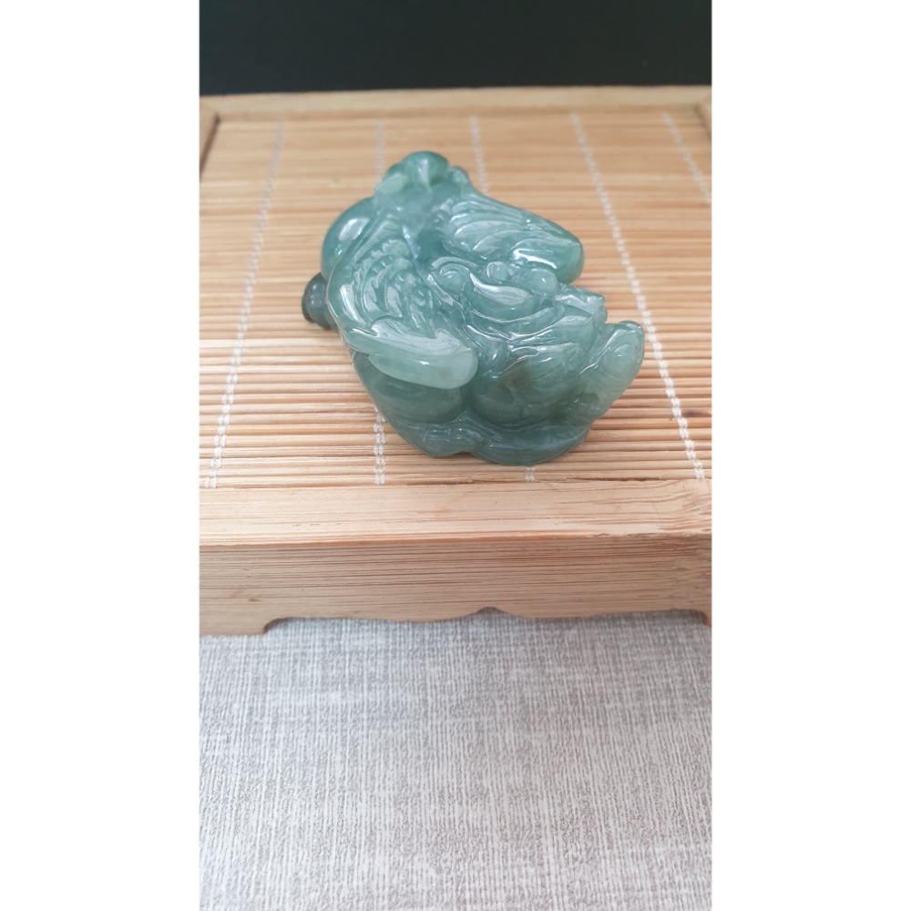 逸品軒～天然緬甸玉A貨-Z6249-油青飛天貔貅(天祿)墜子/小擺件 長54.2mm寬33.7mm厚15.1mm 💰特-細節圖4