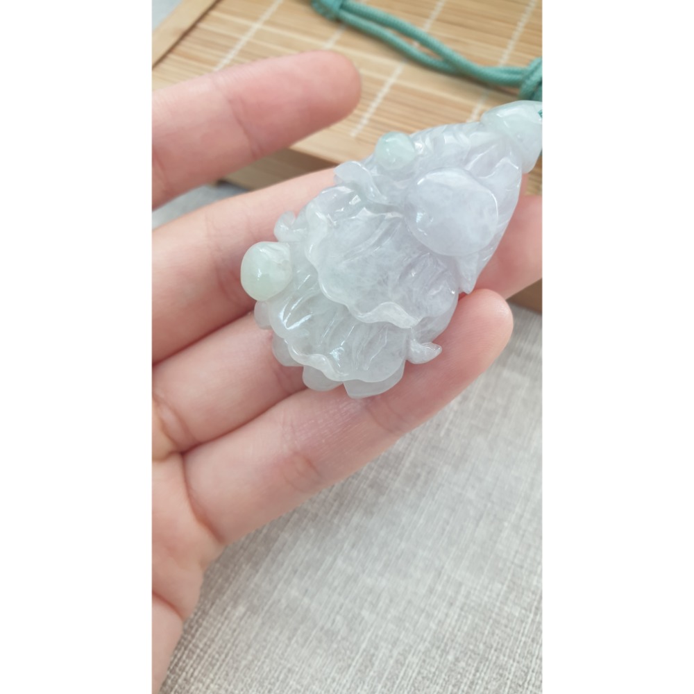 逸品軒～天然緬甸玉A貨-Z6259-冰糯白菜墜子  長49.2mm寬26.8mm厚12.8mm  💰特價1280元-細節圖2