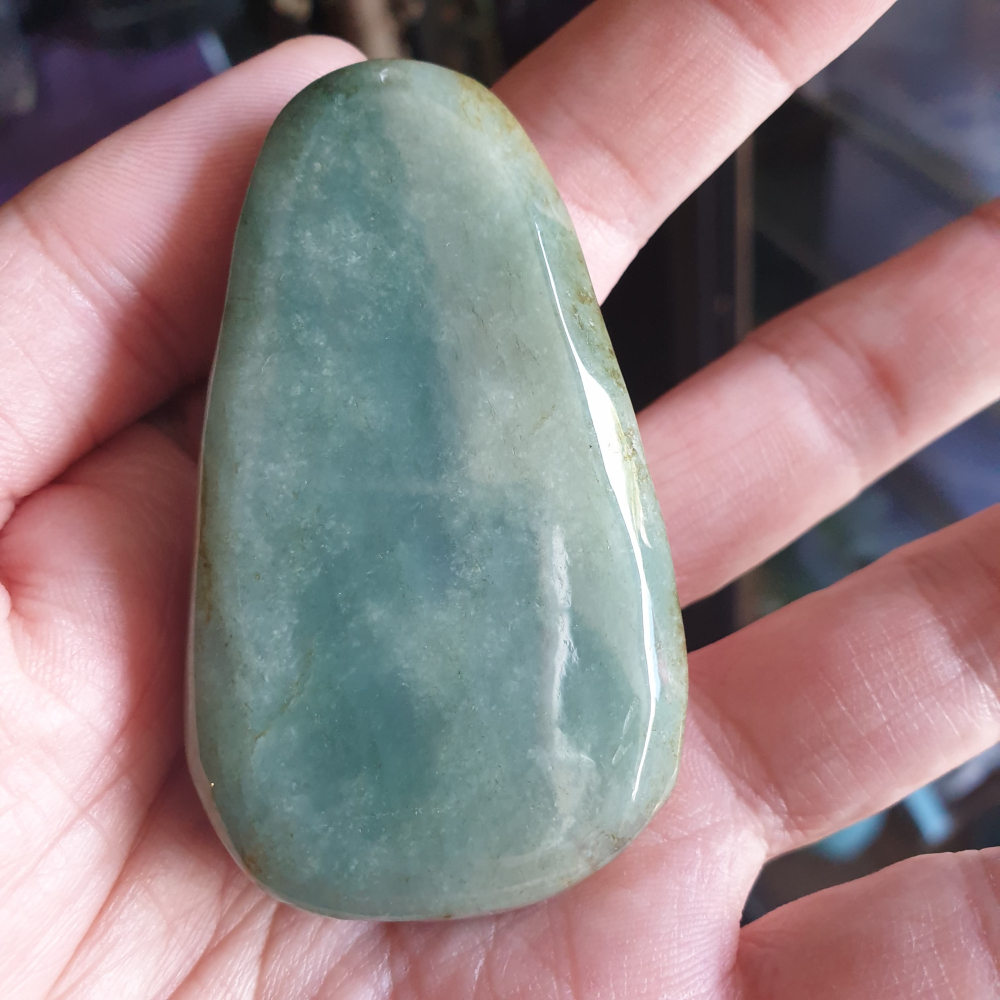 逸品軒~天然緬甸玉A貨-R2113-雙色鳳凰墜子 長66.9mm寬38.1mm厚14.7mm 水頭好，巧色巧雕，小巧精緻-細節圖2