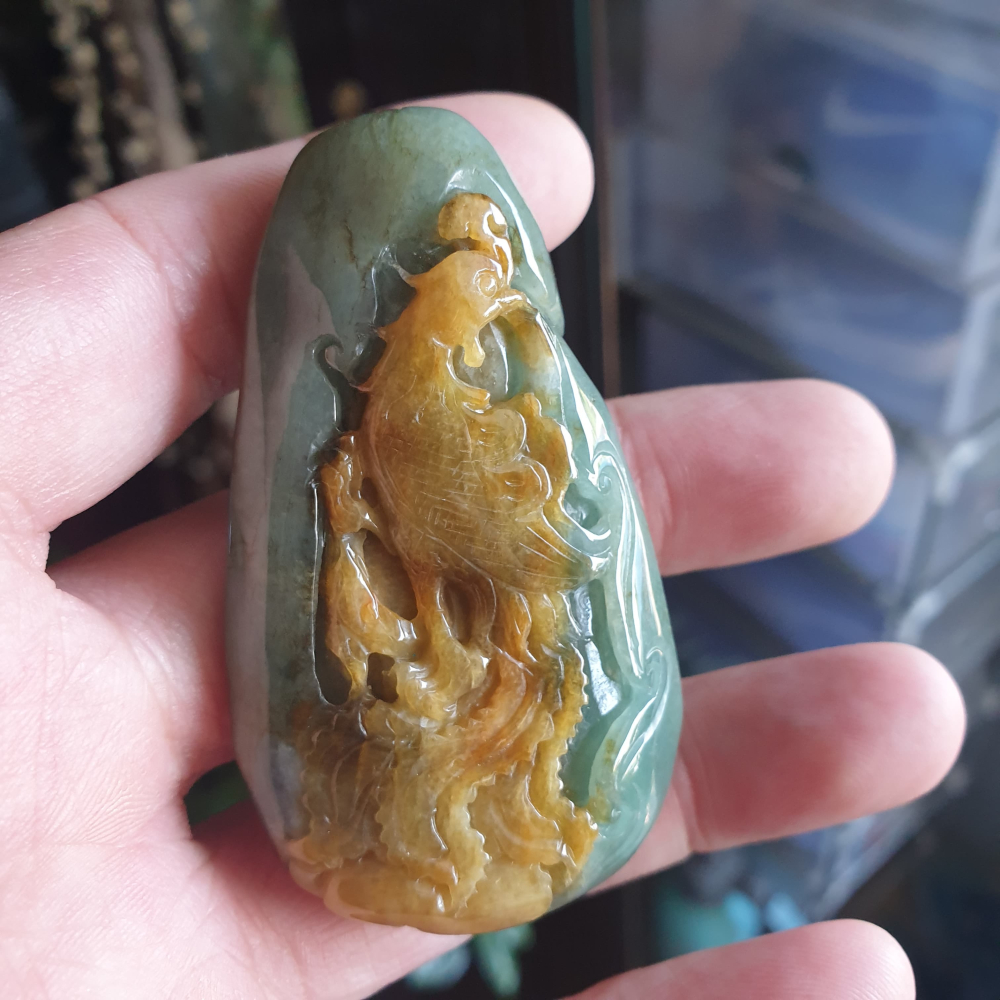 逸品軒~天然緬甸玉A貨-R2113-雙色鳳凰墜子 長66.9mm寬38.1mm厚14.7mm 水頭好，巧色巧雕，小巧精緻-細節圖3