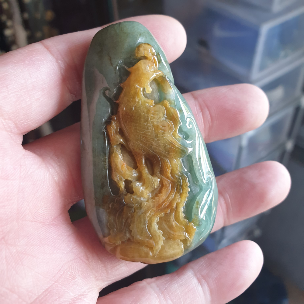 逸品軒~天然緬甸玉A貨-R2113-雙色鳳凰墜子 長66.9mm寬38.1mm厚14.7mm 水頭好，巧色巧雕，小巧精緻-細節圖5