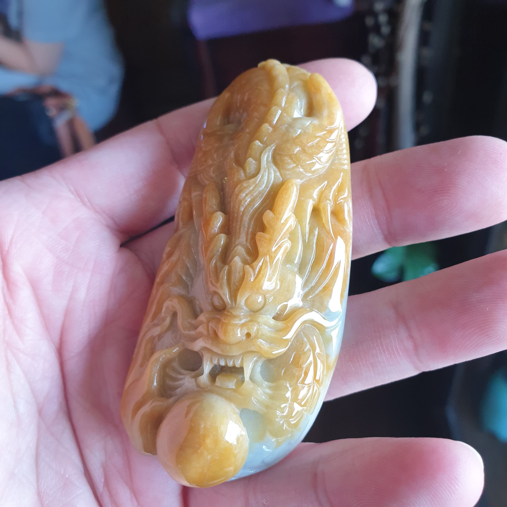 逸品軒～天然緬甸玉A貨-R2115-黃翡神龍護主墜子 長78.8mm寬38.5mm厚17mm 黃翡滿色，顏色亮麗，三爪-細節圖7