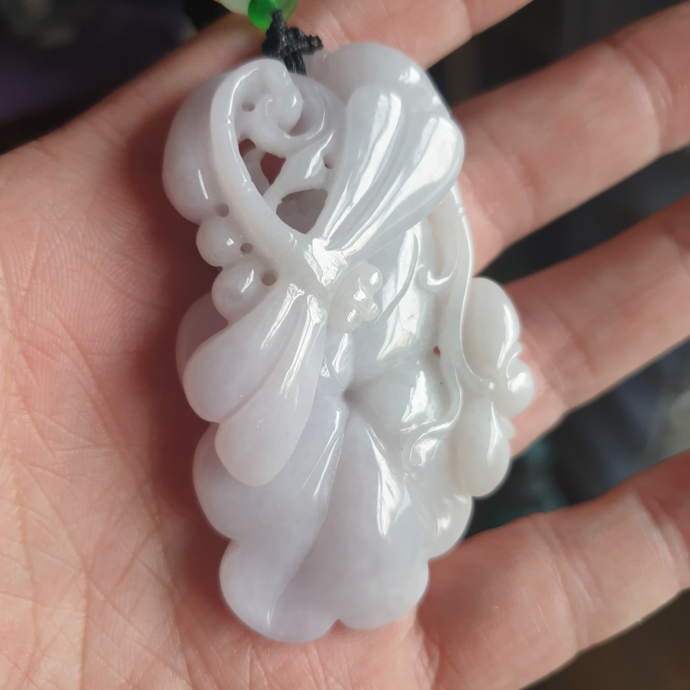 逸品軒~天然緬甸玉A貨-R2129-紫羅蘭蜻蜓荷葉墜子 長65mm寬39.9mm厚14.5mm 水頭好，玉質細膩。-細節圖2