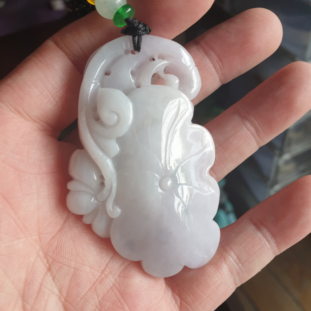 逸品軒~天然緬甸玉A貨-R2129-紫羅蘭蜻蜓荷葉墜子 長65mm寬39.9mm厚14.5mm 水頭好，玉質細膩。-細節圖5