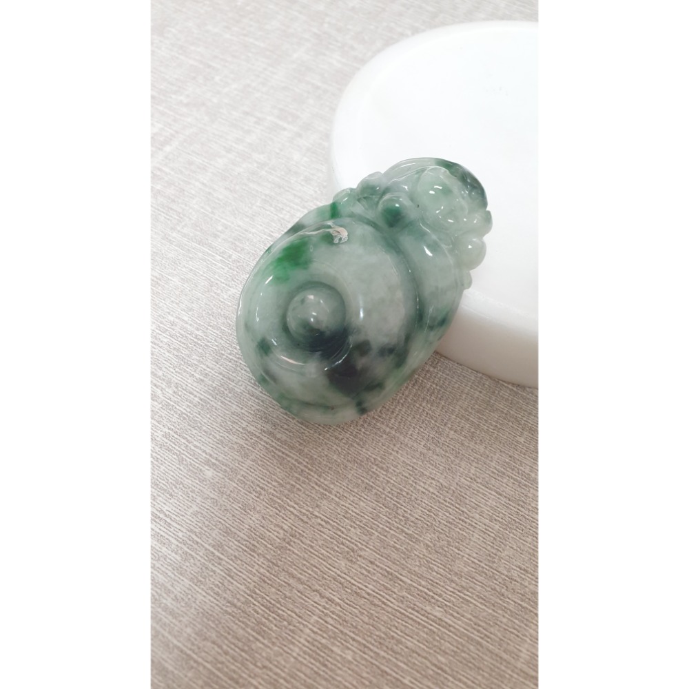 逸品軒～天然緬甸玉A貨-Z6267-飄花貔貅如意墜子  長56.8mm寬40.1mm厚16.5mm  💰特價999元-細節圖2