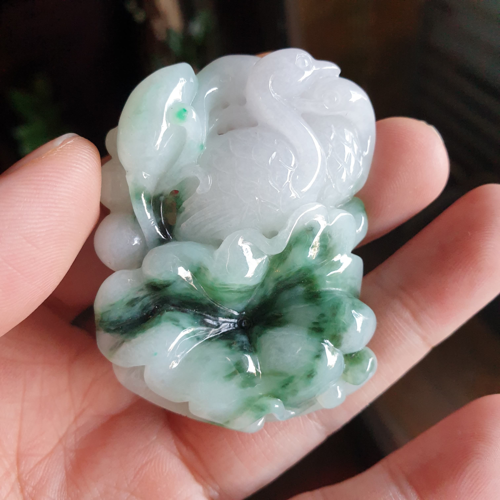 逸品軒~天然緬甸玉A貨-R2145-冰細糯紫羅蘭帶飄花天鵝墜子 長57mm寬42.5mm厚15.1mm玉質細膩，水頭好-細節圖4