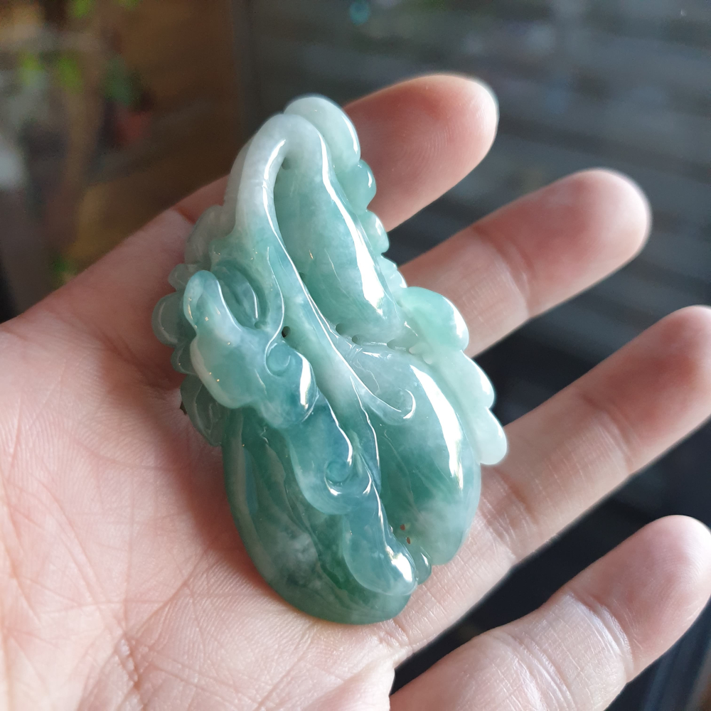 逸品軒~天然緬甸玉A貨-R2146-冰糯飄花玉蘭花墜子 長67.6mm寬35.3mm厚12.8mm 種水好，顏色漂亮。-細節圖4