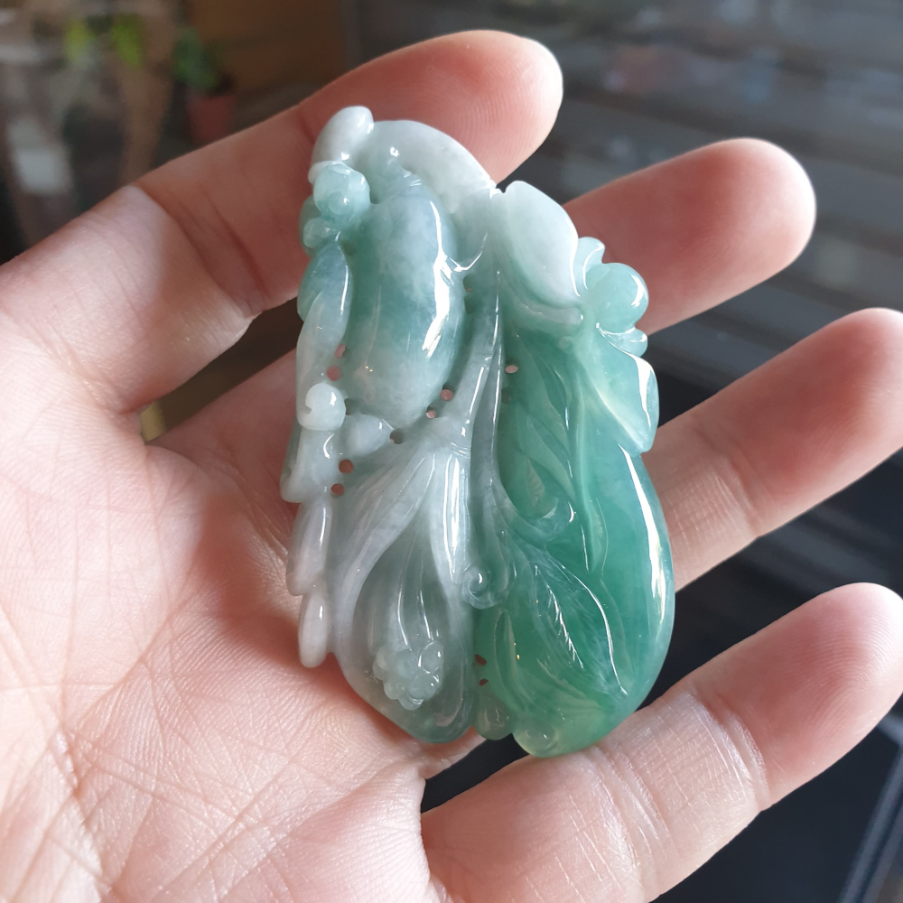 逸品軒~天然緬甸玉A貨-R2146-冰糯飄花玉蘭花墜子 長67.6mm寬35.3mm厚12.8mm 種水好，顏色漂亮。-細節圖6