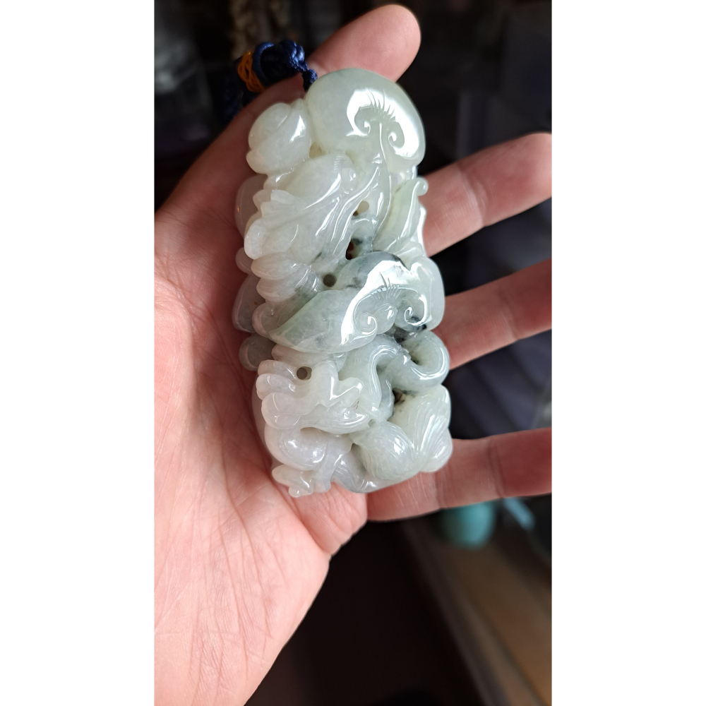 逸品軒~天然緬甸玉A貨-R2172-冰糯飄花龍如意手把件 長91.3mm寬49.3mm厚25.8mm 飄花部分點綴整個物-細節圖2